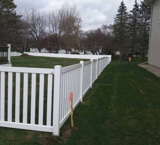 Regency White Vinyl Corner Post