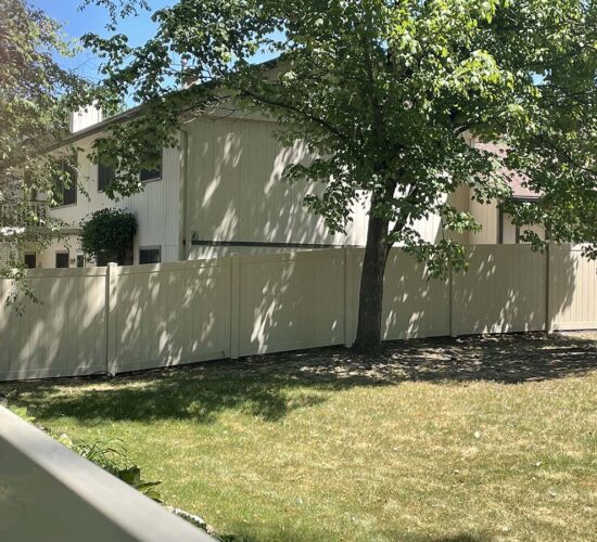 Tan Vinyl Privacy Fence Mn (9)